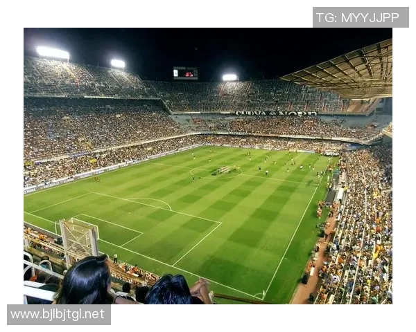 足球与音乐的完美结合:在绿茵场上奏响激情旋律的魅力之旅 足球与音乐的完美结合:在绿茵场上奏响激情旋律的魅力之旅