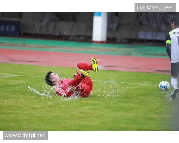 中国足球名人背后的故事与成就探秘及其对足球发展的影响 中国足球名人背后的故事与成就探秘及其对足球发展的影响